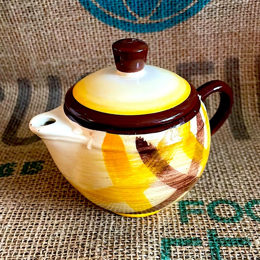Organdie Pattern Vernware Kilns Creamer with lid - Vintage 1950's